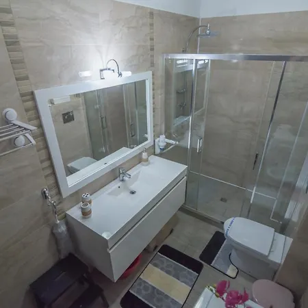 Alecsa By The Lake Apartment Mamaia